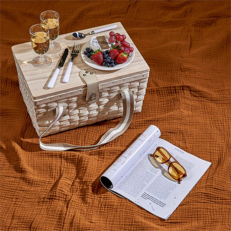 Serendipio Montega 2-Person Picnic Basket-10